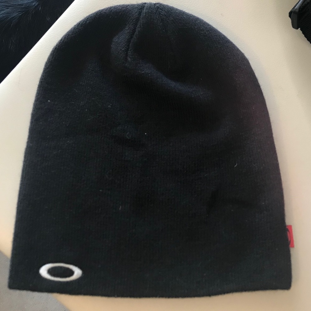 Oakley Black Beanie - like new
